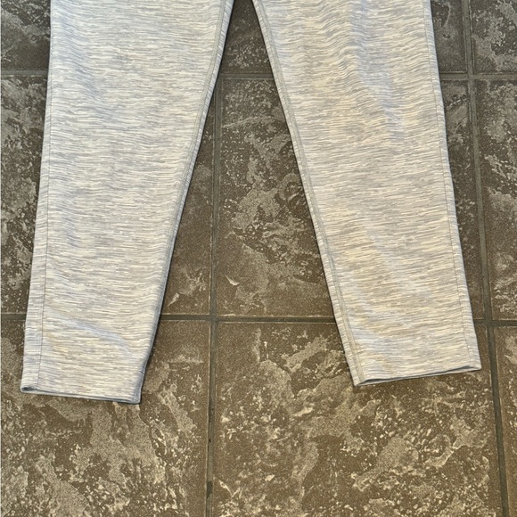 Lululemon Womens Grey Pant Trouser 2 front pockets 2 back pockets drawstring 8? - Picture 3 of 9